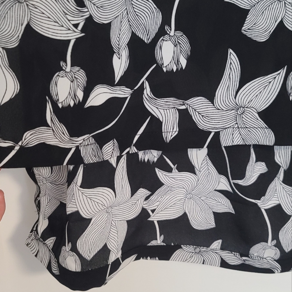 3/$20  PHILOSOPHY SLEEVELESS TOP - Picture 2 of 2